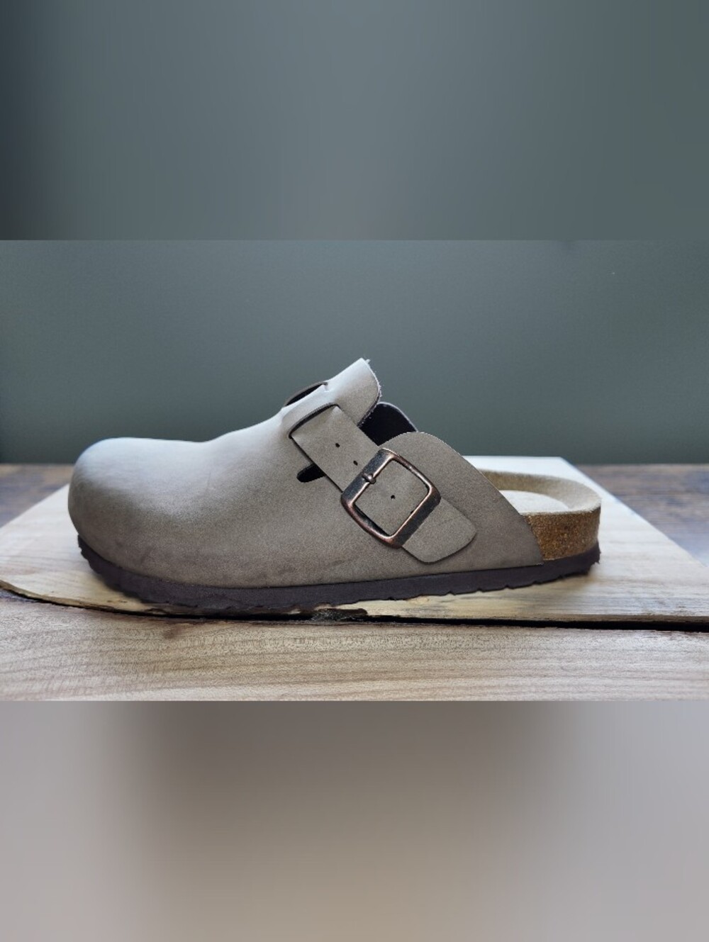Women's Cushionaire Hana Cork Footbed Clog/ Brown/ Size 6.5